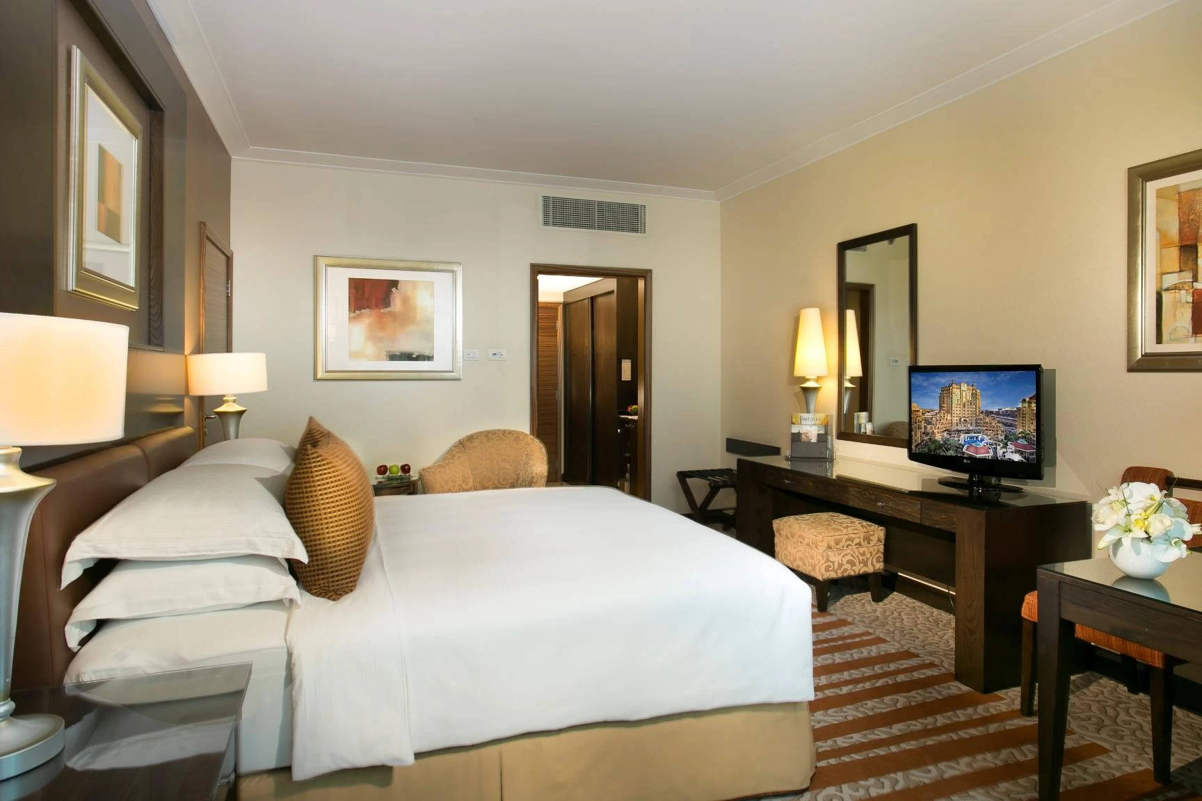 Swissotel Al Murooj Dubai